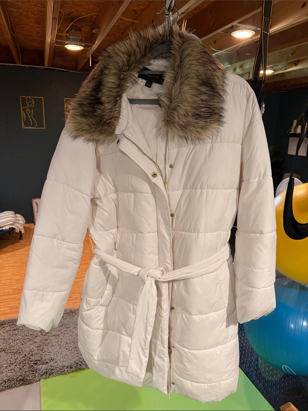 Ann Taylor Cream White Belted Puffer Coat with Faux Fur Collar